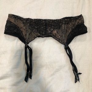 Victoria’s Secret Garter Belt
